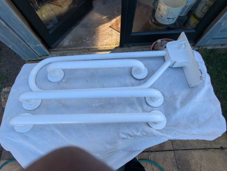 4 disability handrails 