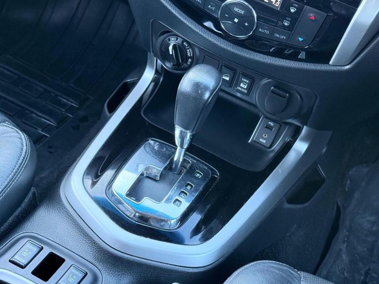 2016 Nissan Navara 2.3 dCi Tekna Auto 4WD Euro 5 4dr PICK UP Diesel Automatic