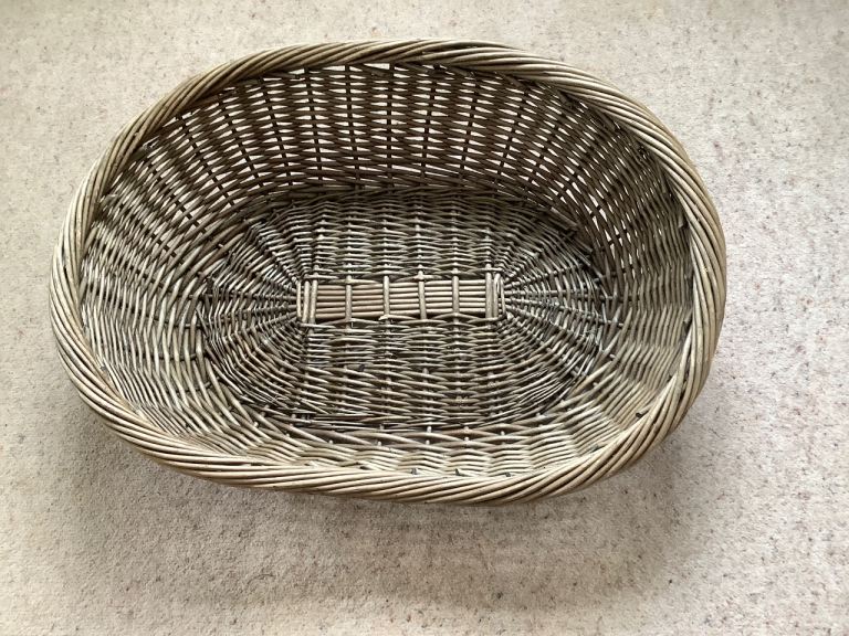Dog basket 