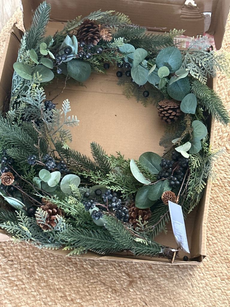 M & s winter berry garland BNWT 