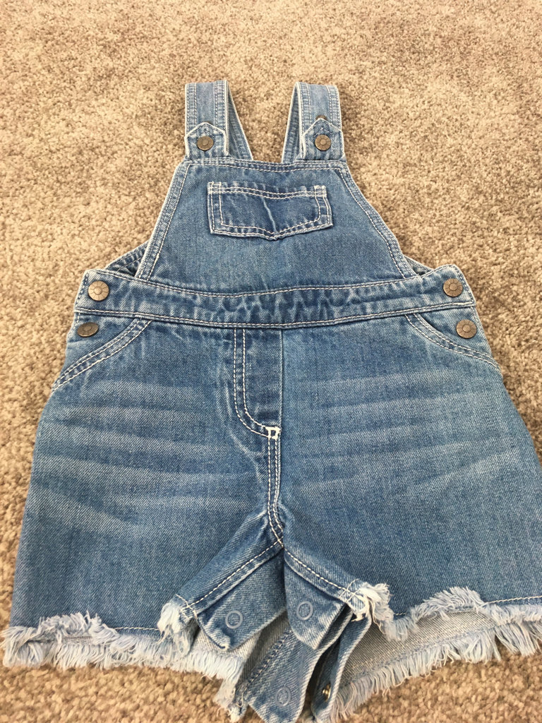 Age 18-24 months Girls shorts and bib