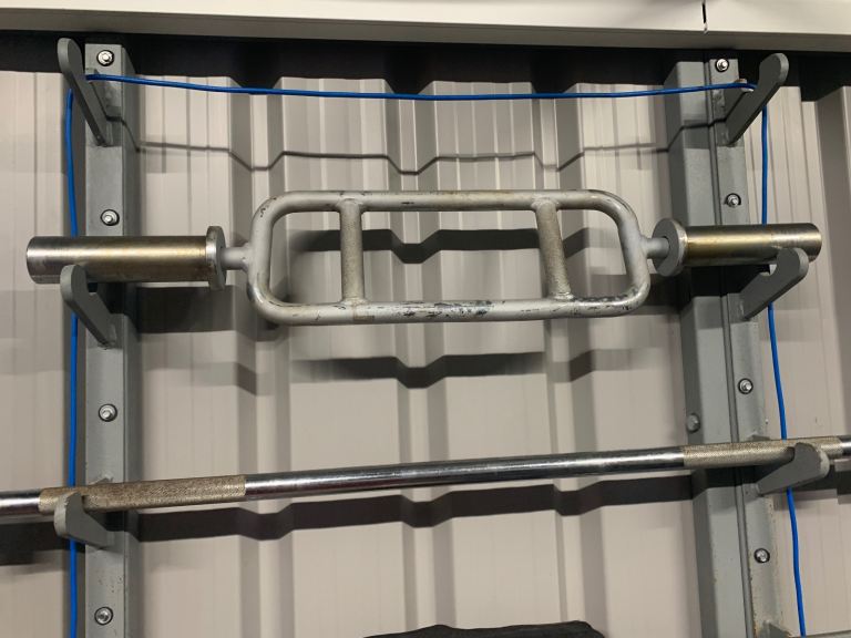 Tricep bar