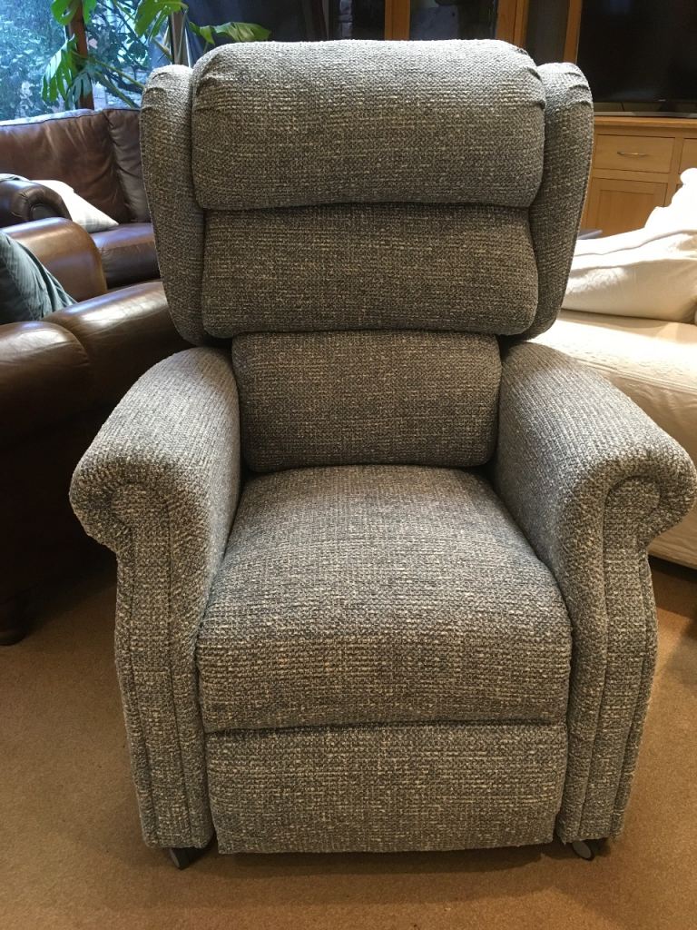 NEW Dual Motor Riser Recliner chair - Petite