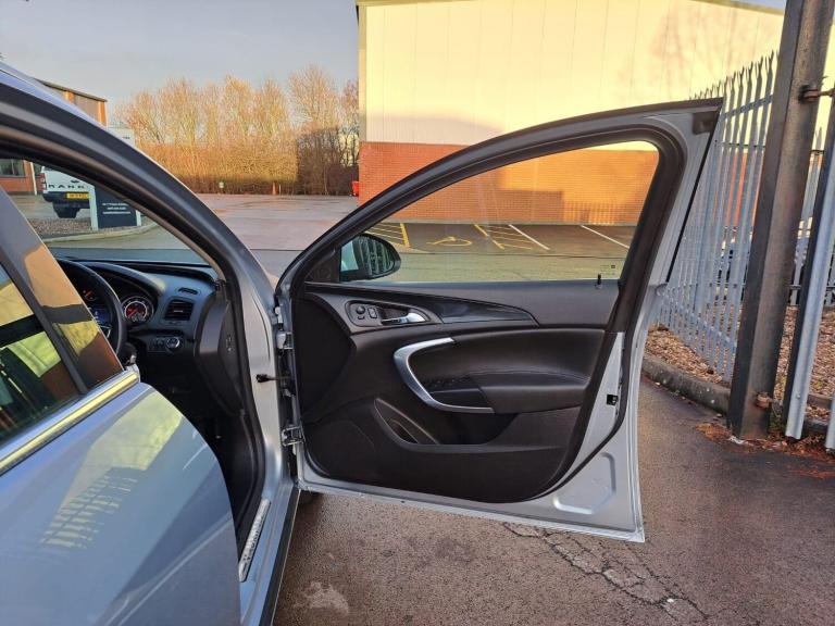 2014 Vauxhall Insignia 2.0 CDTi ecoFLEX Tech Line Sports Tourer Euro 5 (s/s) 5dr ESTATE Diesel Ma...