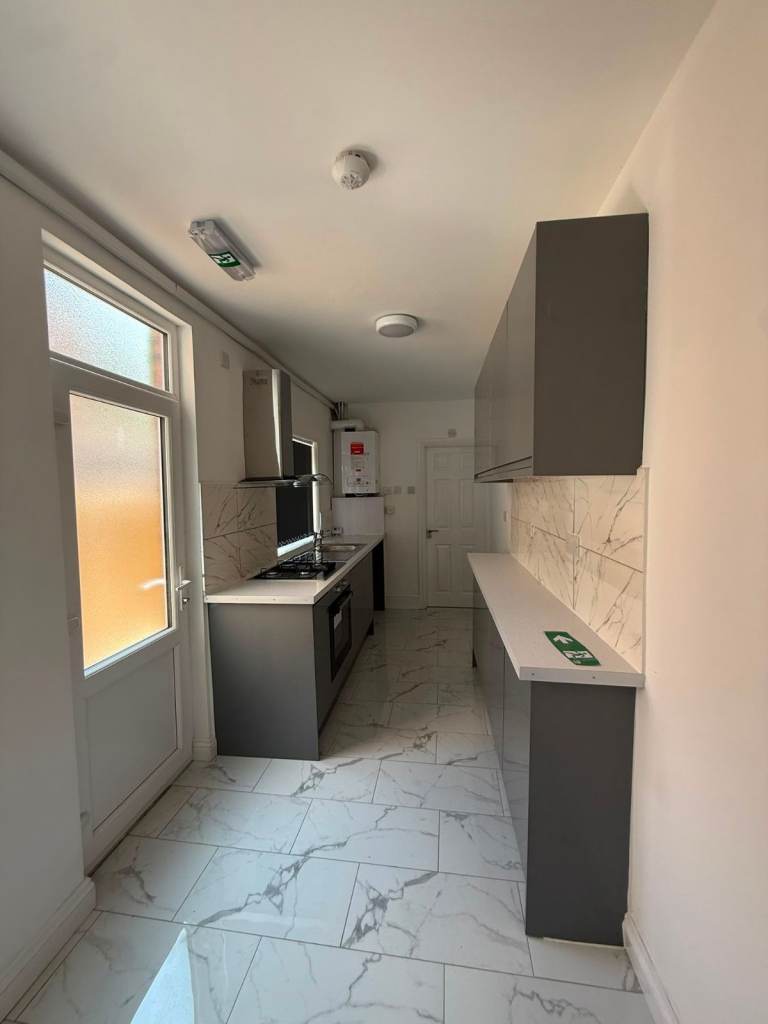 Fully Refurbished 4 Bedroom House | Spacious Rooms | DSS / Universal Credit Welcome