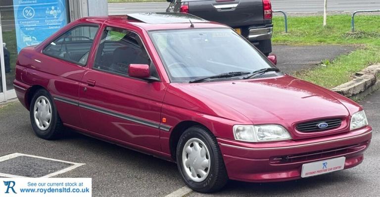 1993 Ford ESCORT SUMMER SVP Summer SVP HATCHBACK PETROL Manual