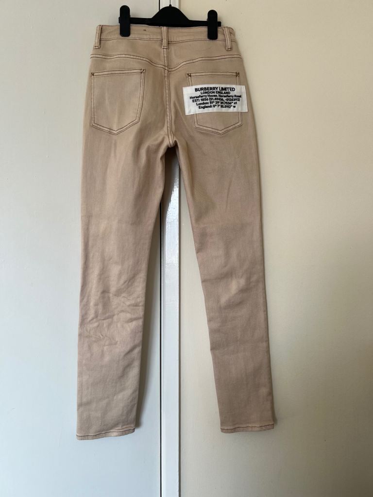 BNWOT Authentic Burberry Skinny Jeans W25