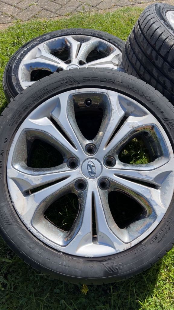 OEM Hyundai 17” Alloys - With tyres