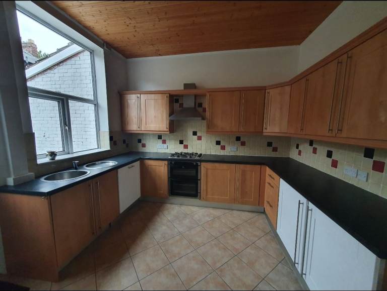 2 bed house rent Preston