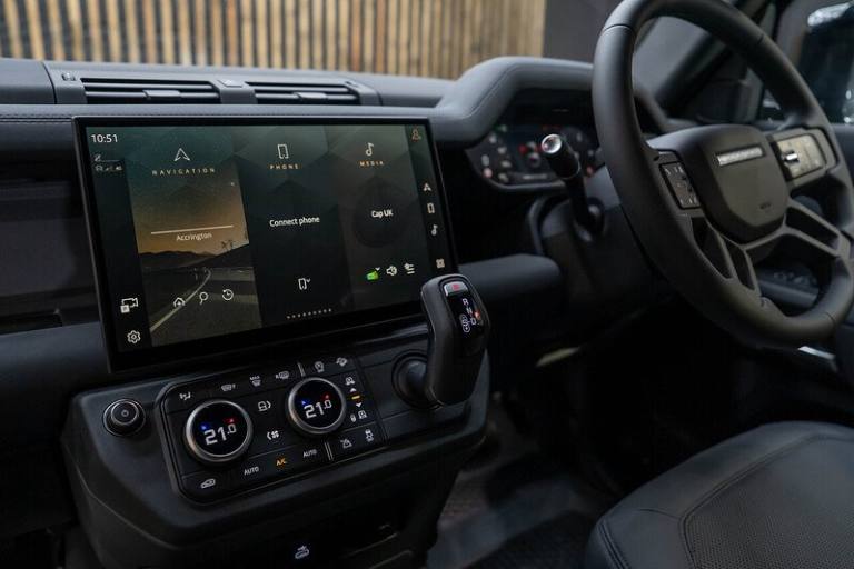  Land Rover SUV 4WD 3.0 Automatic Diesel Defender 90 Hard Top SUV Diesel Automatic