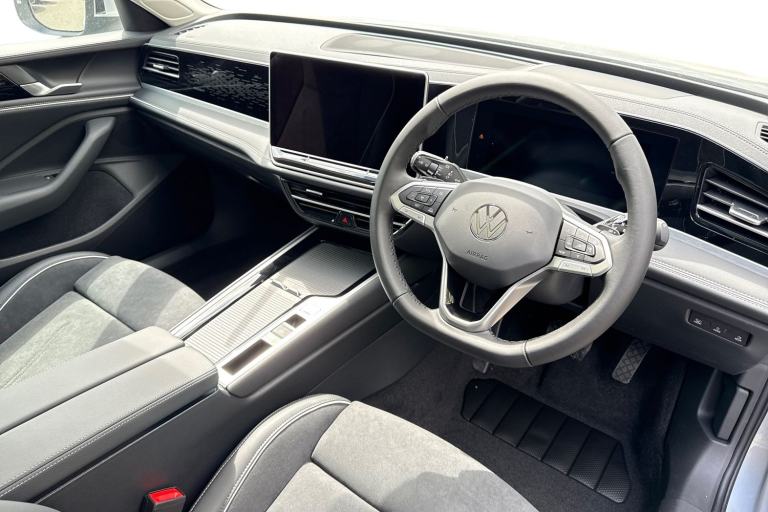 2025 Volkswagen Passat 1.5 eTSI MHEV Elegance DSG Euro 6 (s/s) 5dr Estate Automatic