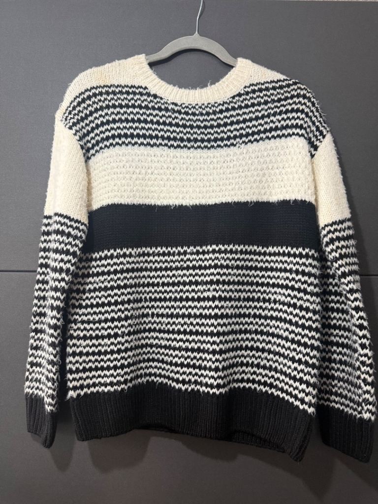 Black & Cream Knitted Jumper – Size S – Papaya – Cosy