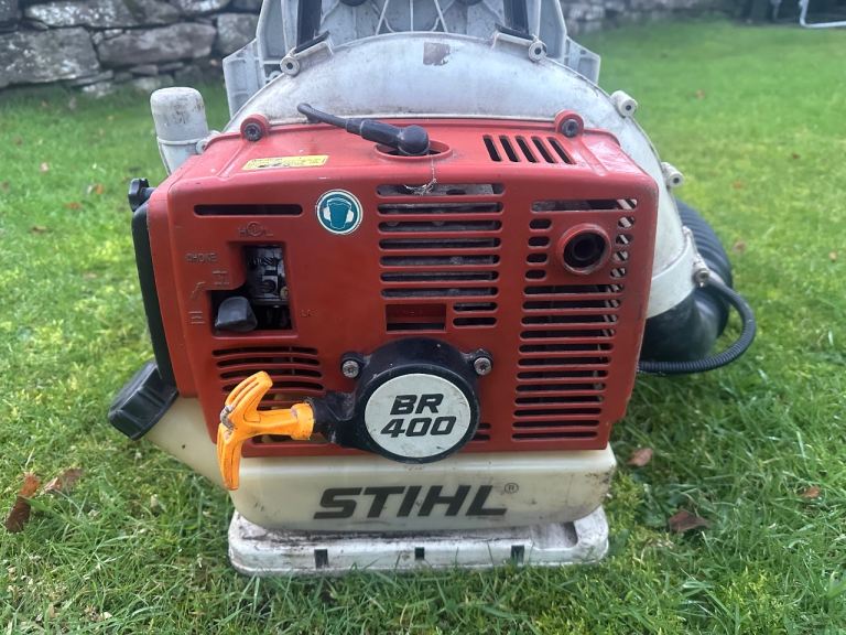 Stihl BR 400 backpack petrol engine leaf blower Garden tools astro turf