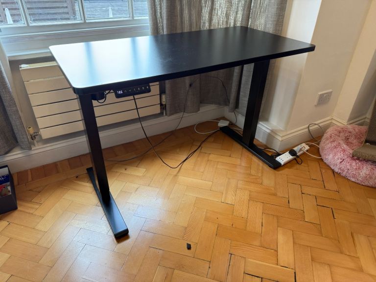 FREE DELIVERY BLACK ELECTRIC ADJUSTABLE SIT STAND DESK GREAT CONDITION