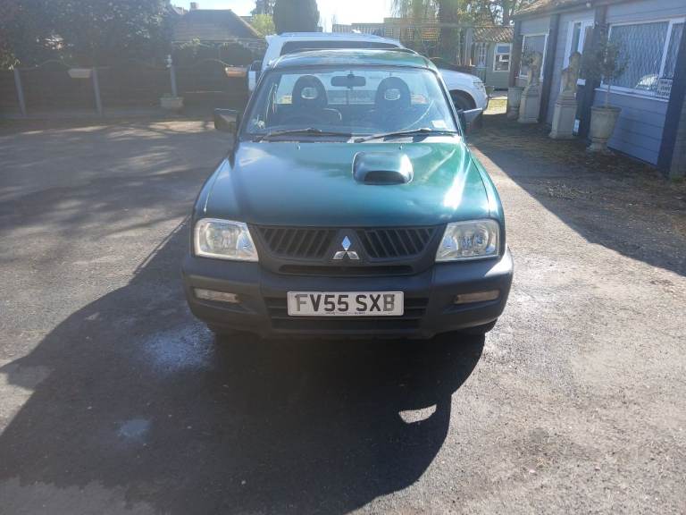 Mitsubishi L200 4x2 pickup
