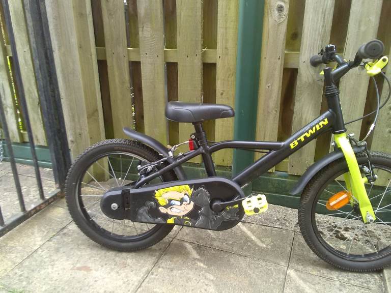CHILD'S BIKE B'TWIN DARK HERO 500 WITH 16" WHEELS - LIKE NEW 