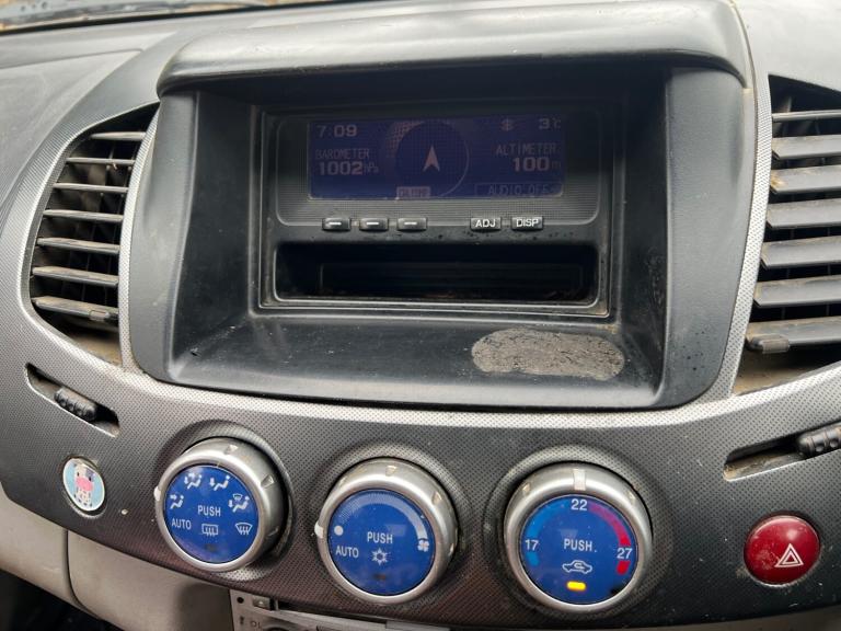 2009 MITSUBISHI L200 RAGING BULL D/C DOUBLE CAB MANUAL DIESEL 4X4 SILVER