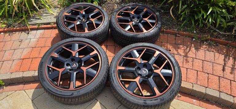 Genuine OEM 19" CUPRA Formentor Copper Alloy Wheels Set x4 + 6mm Bridgestone Tyres OEM