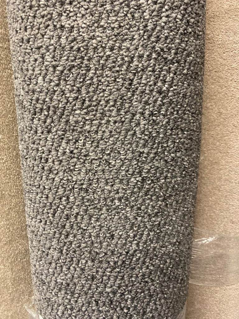 GREY CARPET 1.6m x 5m HARDWEARING QUALITY. Delivery Option (READ DESCRIPTION!)