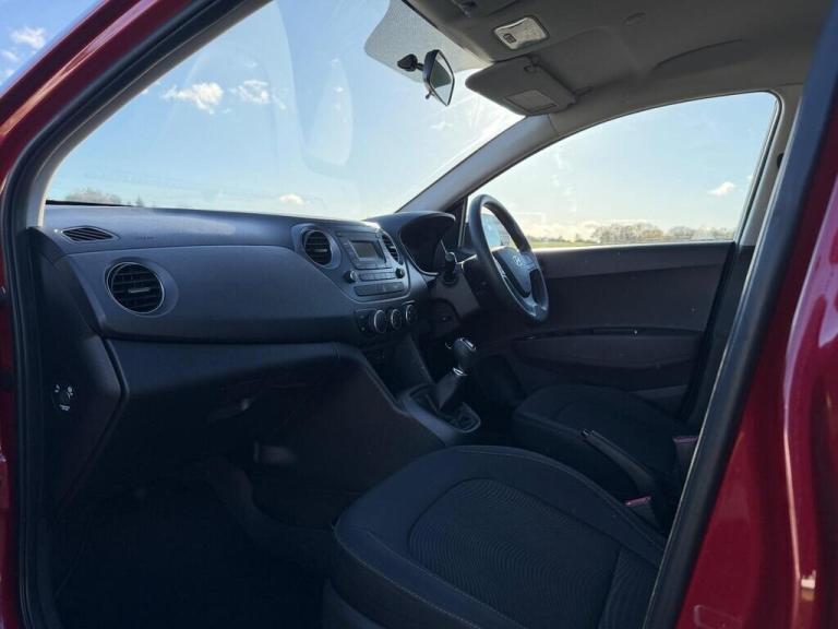 2018 Hyundai i10 1.0 SE 5dr HATCHBACK Petrol Manual