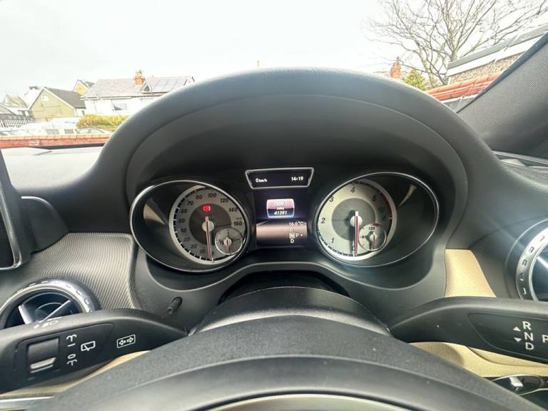 2015 Mercedes-Benz GLA GLA 200d Sport 5dr Auto ESTATE DIESEL Automatic