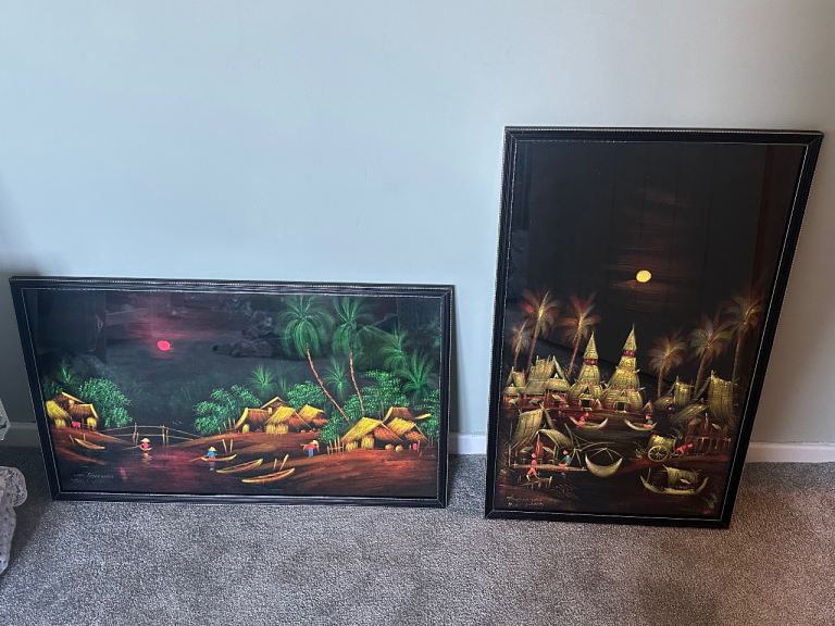 2x beautiful wall photos 