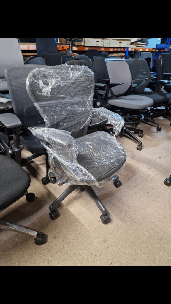 Herman miller aeron and steelcase leap v2 ergonomic chair (20 available)