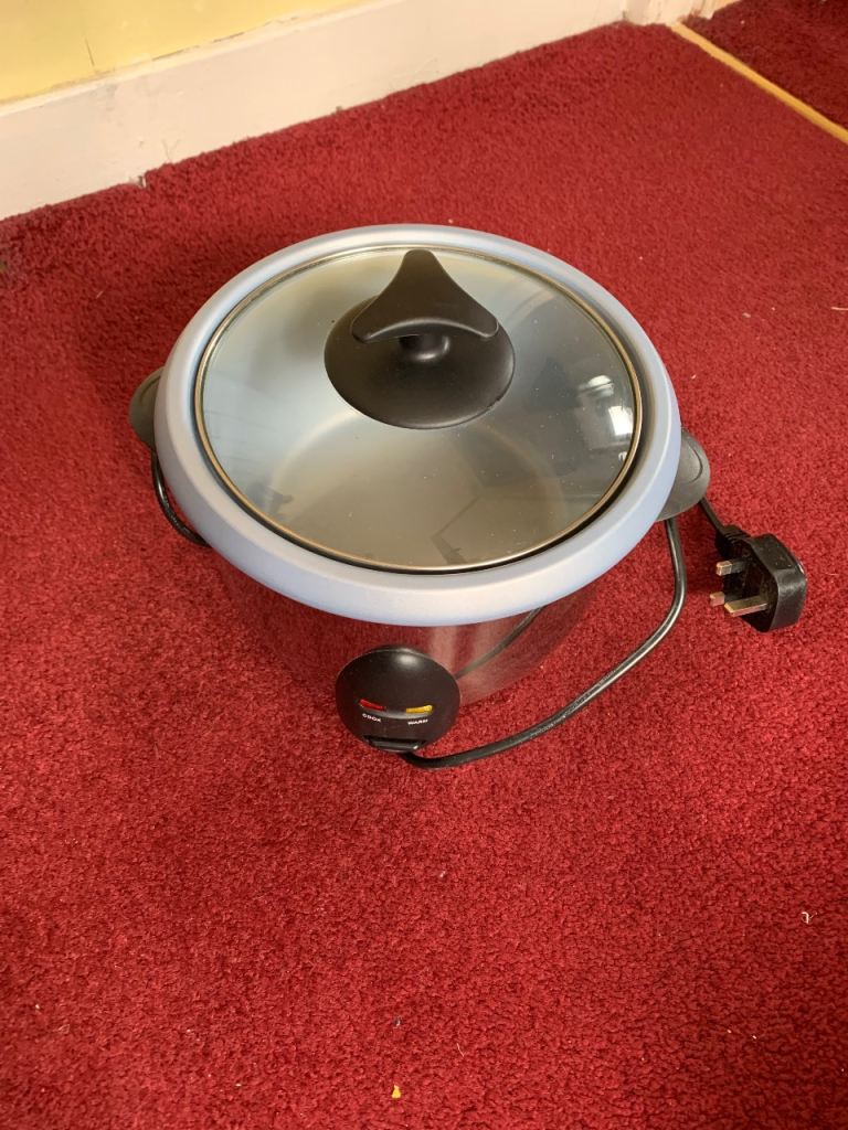 Compact Electric Rice Cooker – Good Condition