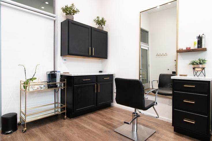 190 Sq Ft Beauty & Aesthetic Room to Rent in Battersea
