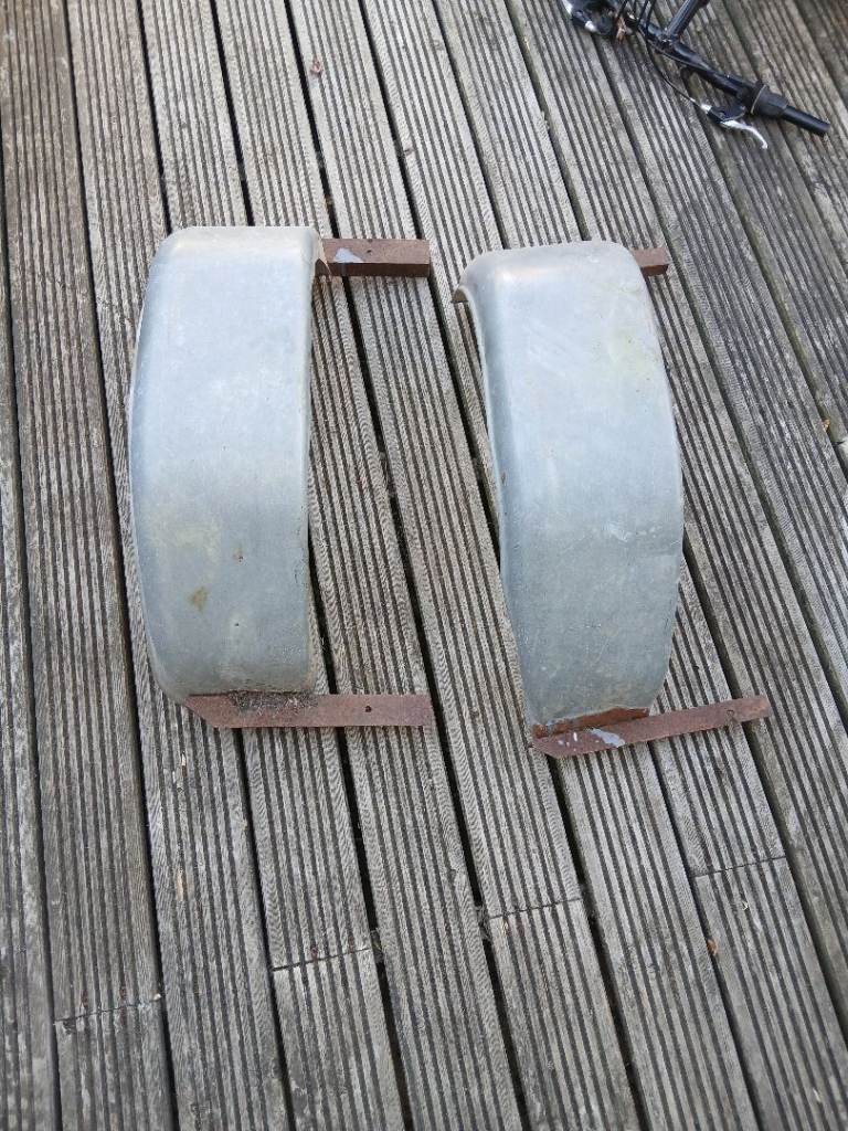 Trailer mud guards