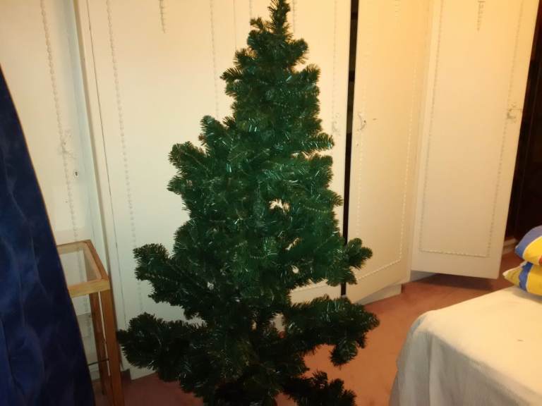 4ft artificial christmas tree
