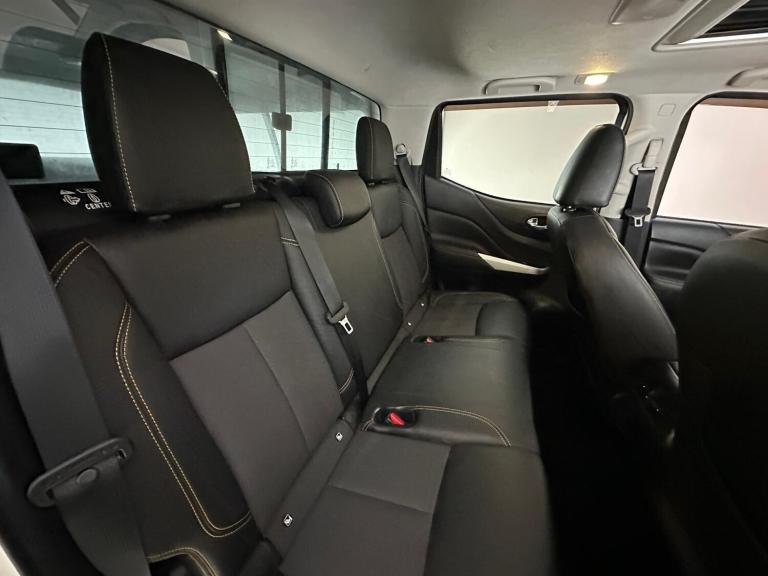 2018 Nissan Navara 2.3 dCi N-Guard Auto 4WD Euro 6 4dr PICK UP Diesel Automatic