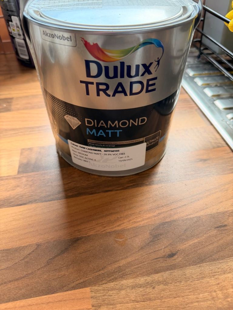 Dulux Trade Diamond Matt Paint - raw cashmere New