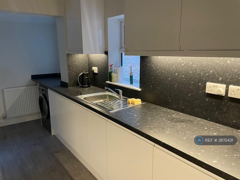 4 bedroom house in Chesterfield Road, Chesterfield, S43 (4 bed) (#2872431)
