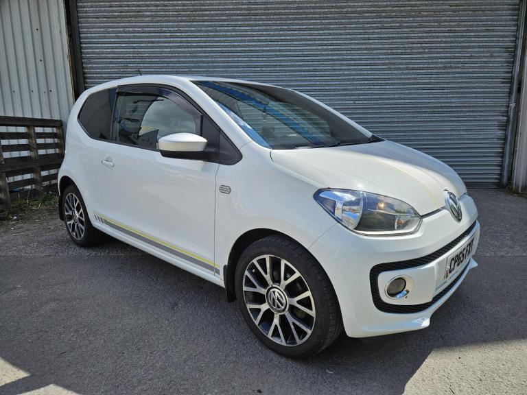 VOLKSWAGEN UP! 1.0 Street up! 2015