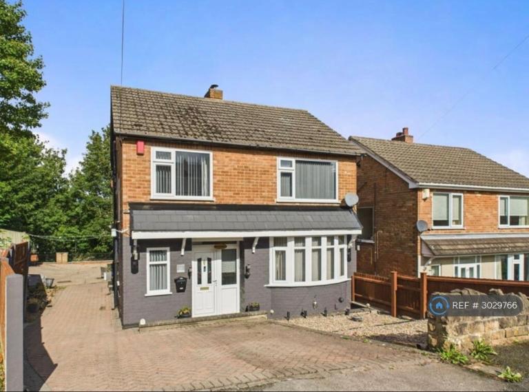 4 bedroom house in Palmer Crescent, Nottingham, NG4 (4 bed) (#3029766)