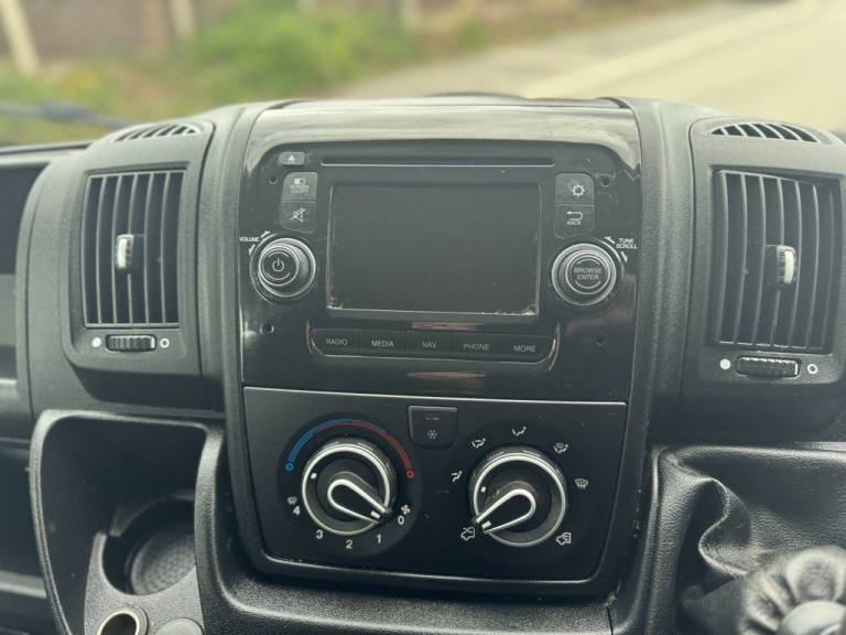 2020 Peugeot Boxer 2.0 BlueHDi 335 Built for Business Professional Crew Van 5dr Diesel Manual  PA...