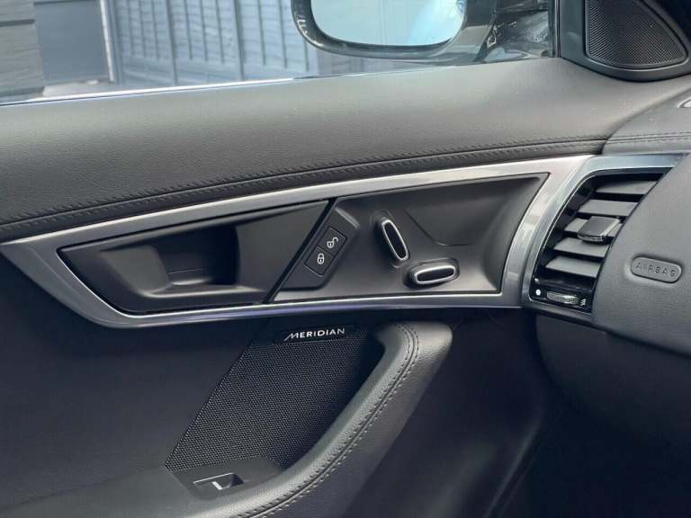 2019 Jaguar F-Type 2.0 R-Dynamic 2dr Auto COUPE PETROL Automatic