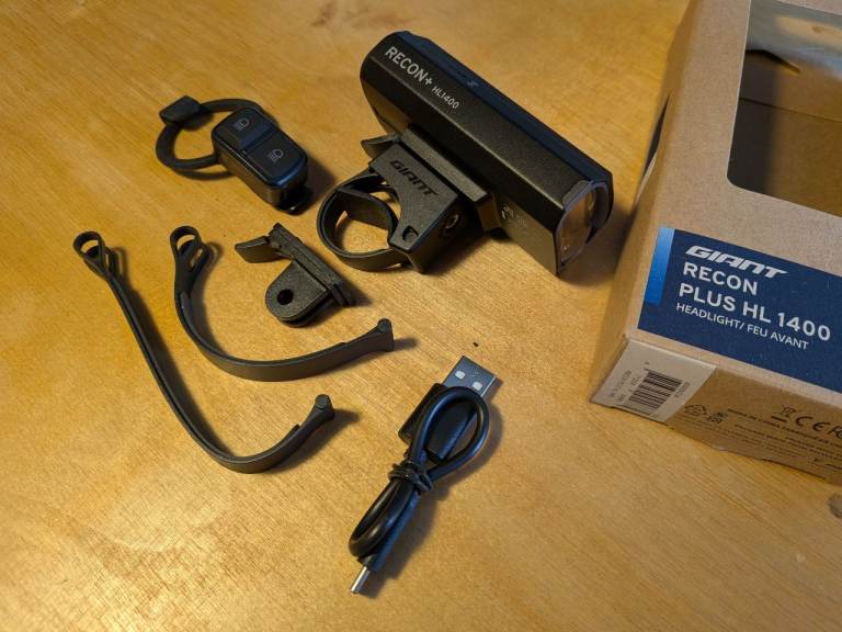 GIANT Recon Plus HL1400 headlight