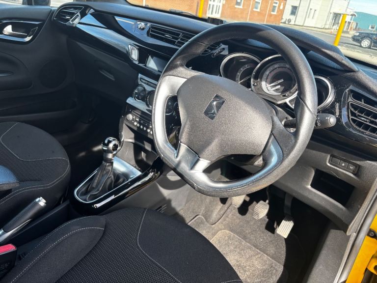 Citroen, DS3, Hatchback, 2015, Manual, 1560 (cc), 3 doors