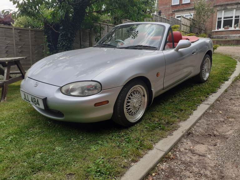 Mazda MX5. Very rare 25k only, PLATINUM Jasper Conran mk2 1800  (1/100). MOT SEPT-27