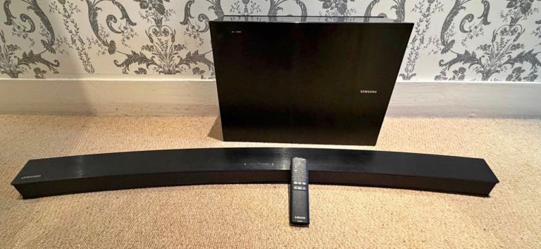 Samsung sound bar and subwoofer Bluetooth supported 