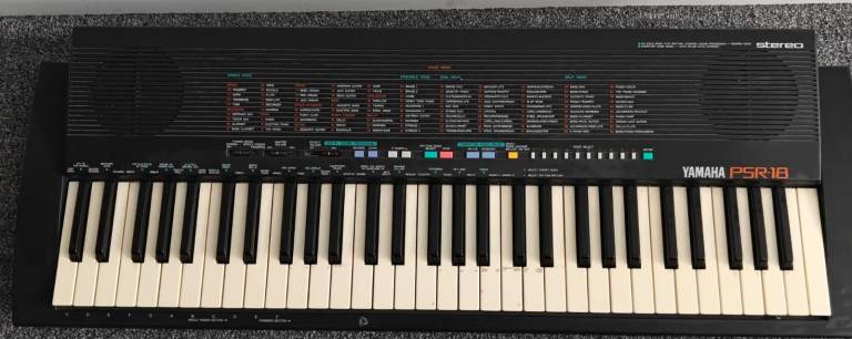 🎹 Yamaha PSR-18 Keyboard (61 Keys) – £25 🎹
