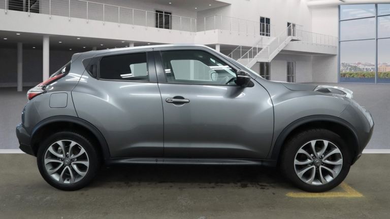 2017 Nissan Juke 1.6 Tekna 5dr Xtronic ++ ULEZ / NISSAN HISTORY / NAV / LEATHER ++ HATCHBACK Petr...
