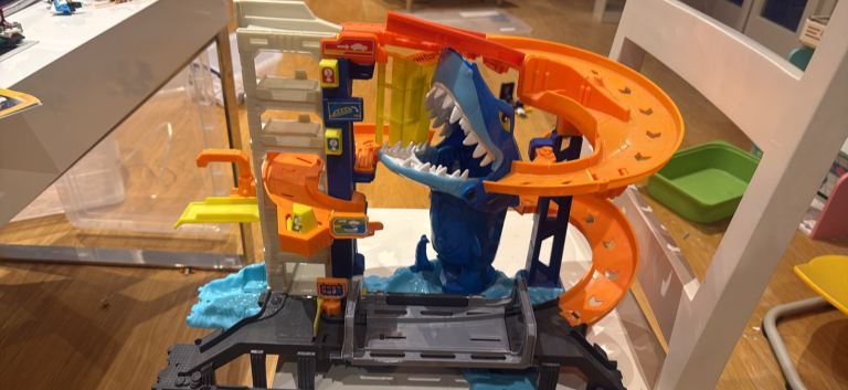 Hot wheels shark attack 