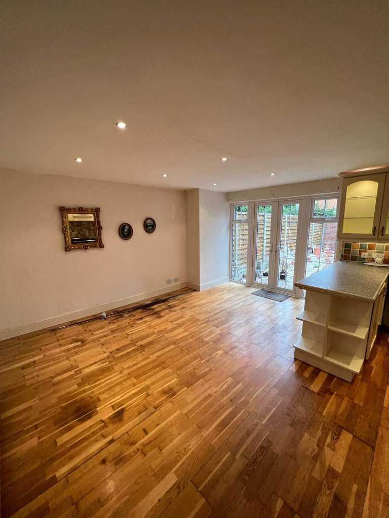 4 Bedroom House to Let in Clacton on Sea - COMPANY LETS ARE WELCOME TO APPLY.