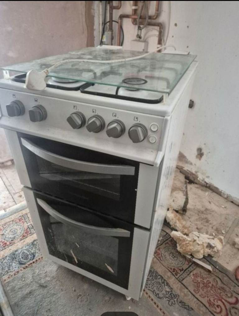 4 hob gas cooker 