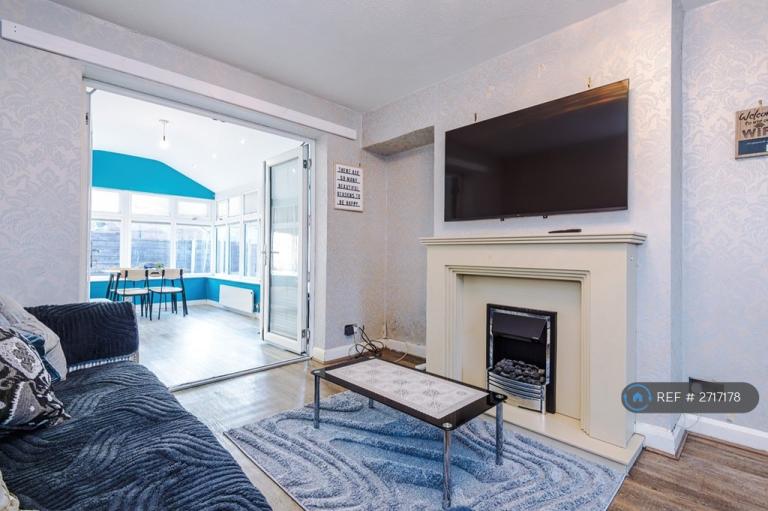 3 bedroom house in North Rd, Manchester, M11 (3 bed) (#2717178)