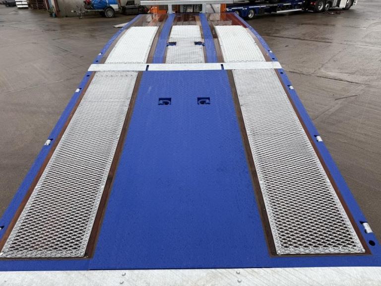 MAC 3 AXLE LOWLOADER WITH LIFTING DECK 