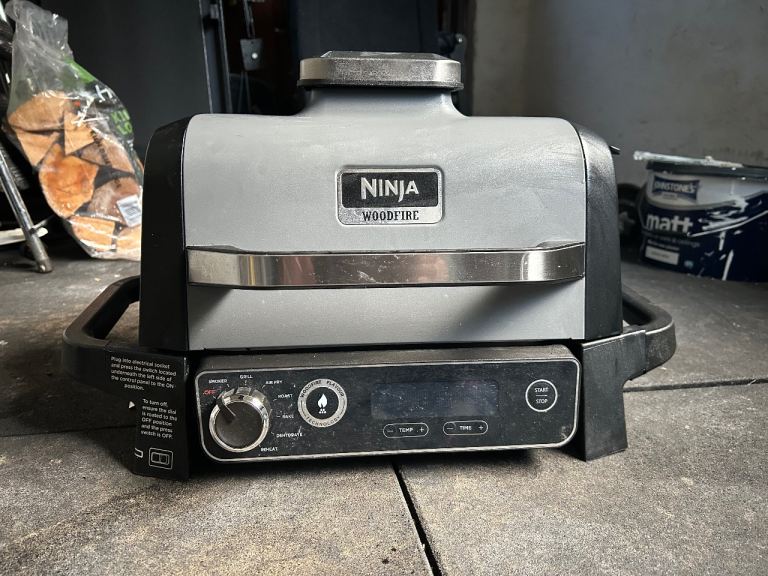 Ninja Woodfire Outdoor Grill & BBQ – With Pellets & Grill Plate